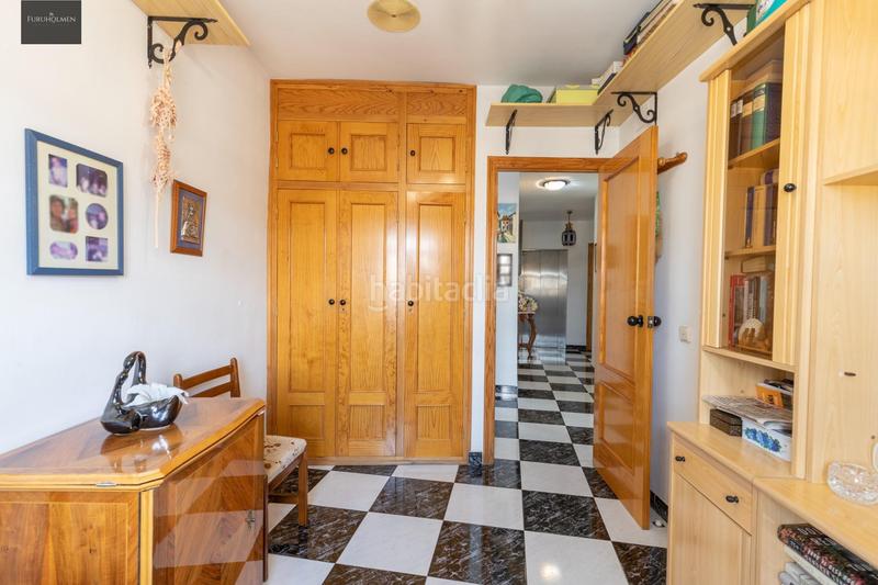 Foto bc9a89cf-2f13-4650-917c-664e213f18e3. Casa  independiente, terraza en ático y locales en Zubia (La)