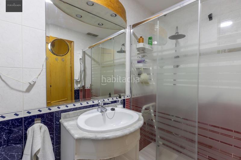 Foto f75c7c2c-f15d-4cbf-8472-5e4784d9665c. Casa  independiente, terraza en ático y locales en Zubia (La)