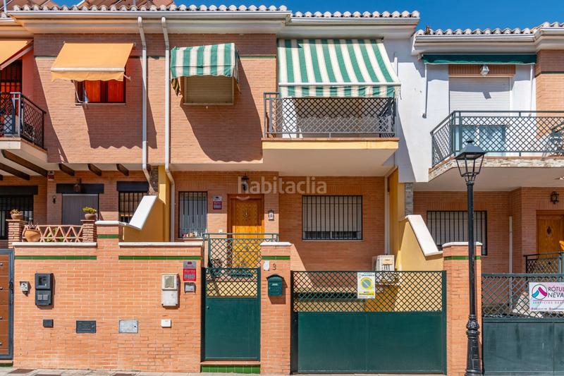 Foto e3970d6d-c88d-4562-be91-a4d797467389. Casa adosada estupenda adosada en ogijares en Ogíjares