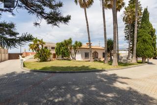 Xalet a Los Tablones - La Garnatilla. Villa en el puntalón. motril