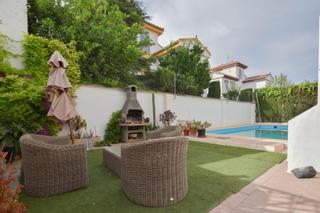 Chalet  Calle calle de los alminares. Chalet en venta en hijar