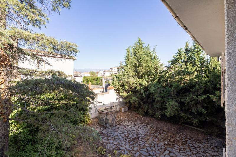 Foto a5ae443d-ee0d-4930-b3f3-f89e171a5272. Chalet !!amplia vivienda en parcela de 1.200 metros en urbanización!! en Otura