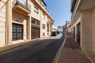 Pis  Calle de pablo picasso. Magnifico piso en peligros, muy amplio, tres habitaciones y dos