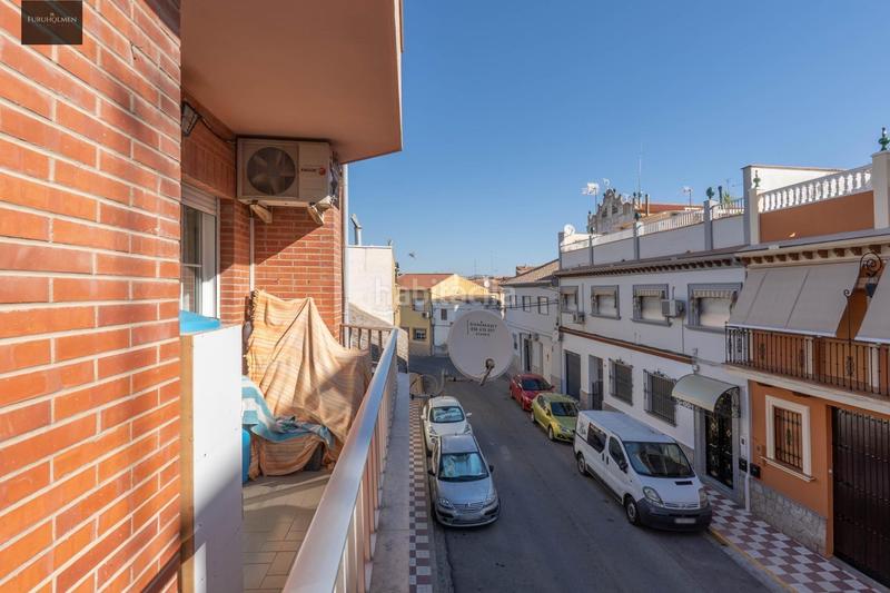 Foto 07fca874-187e-420a-8fa5-c06ecc57e8d4. Piso  céntrico con 3 grandes habitaciones, 2 baños, terraza, cocina, despensa y lavadero. garaje opcional en Albolote