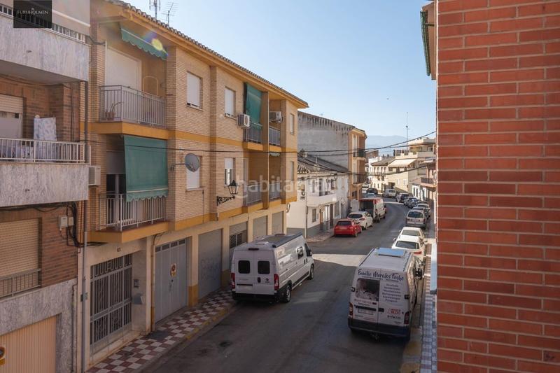 Foto 35db5c65-05f9-4bd7-b5a4-05c0210a1623. Piso  céntrico con 3 grandes habitaciones, 2 baños, terraza, cocina, despensa y lavadero. garaje opcional en Albolote