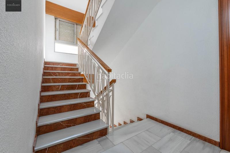Foto 4925f509-0147-48ac-bb6b-b68483b724f2. Piso  céntrico con 3 grandes habitaciones, 2 baños, terraza, cocina, despensa y lavadero. garaje opcional en Albolote