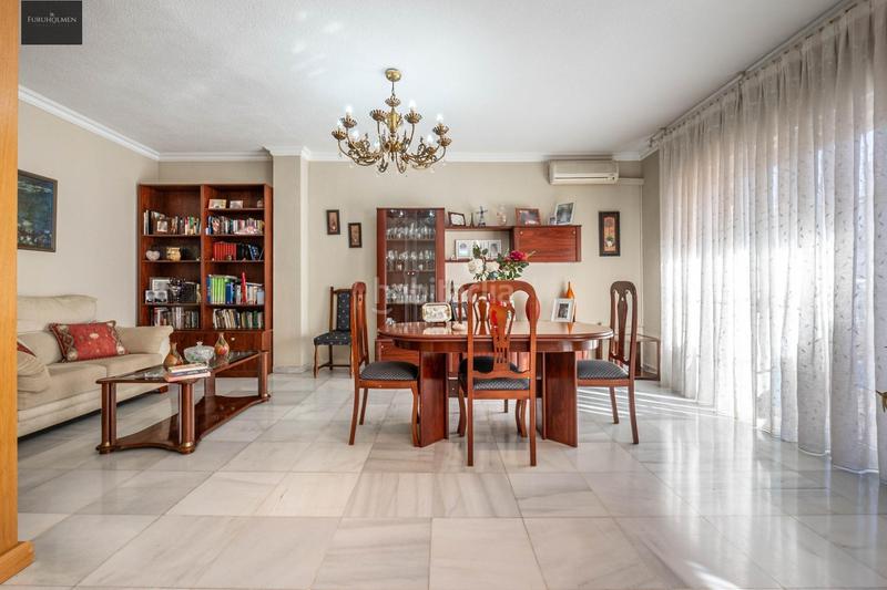 Foto 7c22eaf0-5eb7-45fb-a796-450f57ee2b79. Piso  céntrico con 3 grandes habitaciones, 2 baños, terraza, cocina, despensa y lavadero. garaje opcional en Albolote
