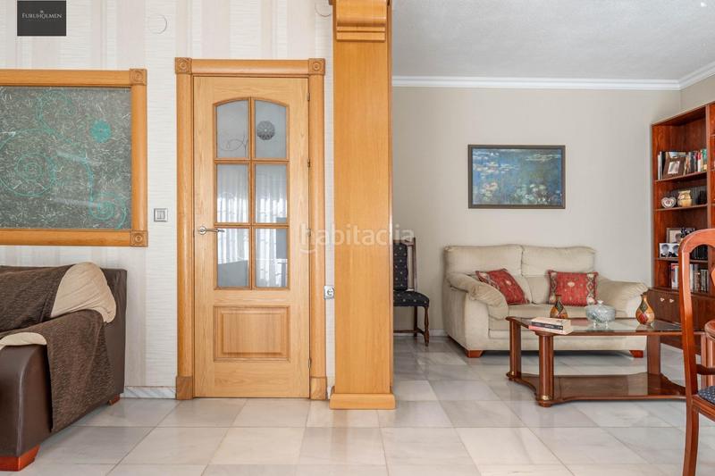 Foto 864a4d41-6c19-4484-b3f1-c1f79c4eed83. Piso  céntrico con 3 grandes habitaciones, 2 baños, terraza, cocina, despensa y lavadero. garaje opcional en Albolote