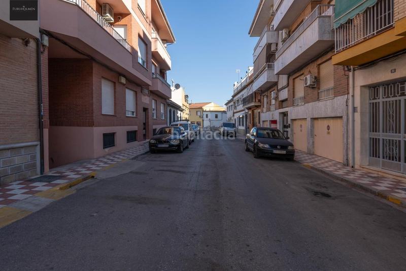 Foto 8d60d62a-4674-4634-ab14-a9ce941f9a78. Piso  céntrico con 3 grandes habitaciones, 2 baños, terraza, cocina, despensa y lavadero. garaje opcional en Albolote