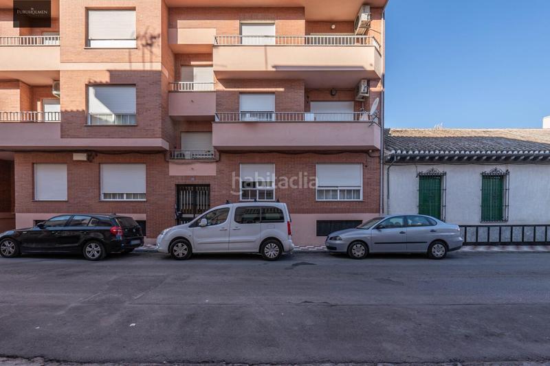 Foto 9a86e51f-266d-475e-a29b-122e14b10dca. Piso  céntrico con 3 grandes habitaciones, 2 baños, terraza, cocina, despensa y lavadero. garaje opcional en Albolote