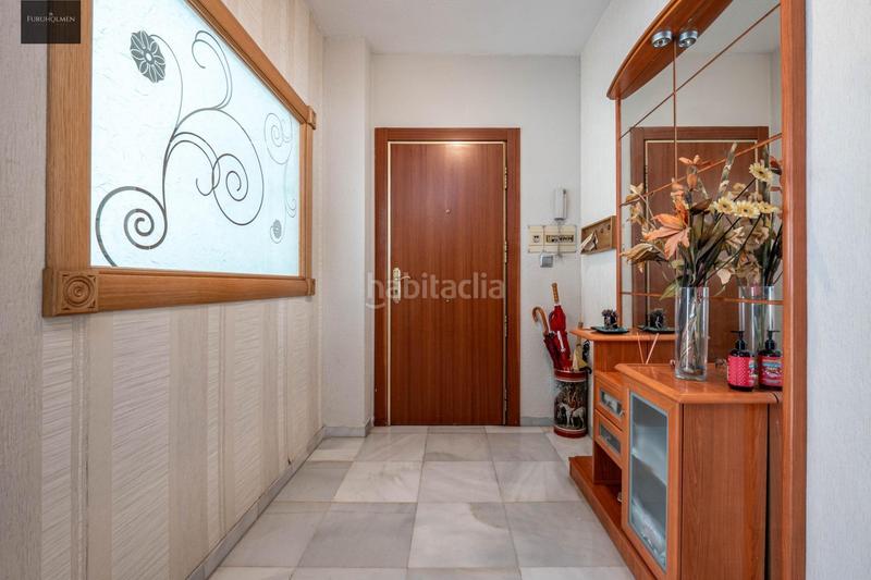 Foto d4473a63-7700-4939-a121-feb08292c2cb. Piso  céntrico con 3 grandes habitaciones, 2 baños, terraza, cocina, despensa y lavadero. garaje opcional en Albolote