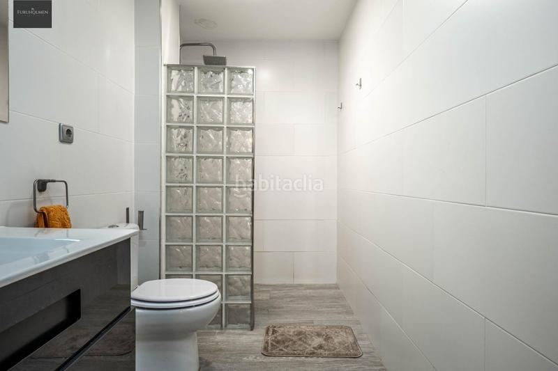 Foto e530dbd7-7644-4338-9bc7-a5db73bbaff6. Piso  céntrico con 3 grandes habitaciones, 2 baños, terraza, cocina, despensa y lavadero. garaje opcional en Albolote