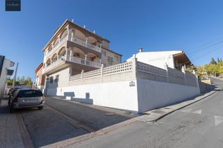 Casa aparellada  Fco jose garcia jimenez. Amplio pareado en vega de granada tu nuevo hogar espera por ti