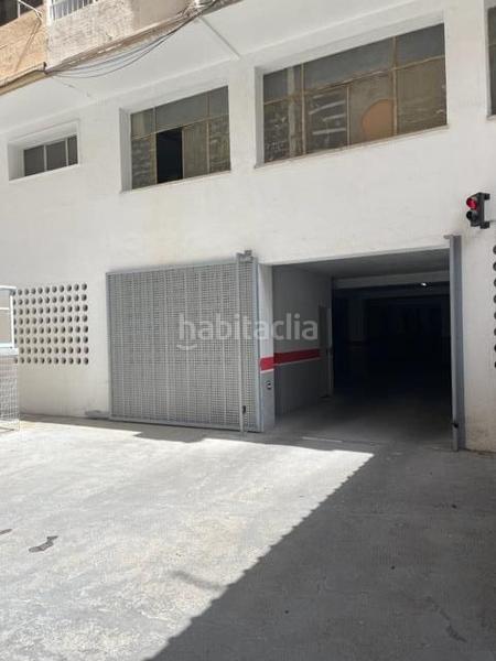 Foto 468a9c75-aef9-4522-b7fd-9cdc699003ad. Alquiler parking coche amplias plaza de aparcamiento en Granada