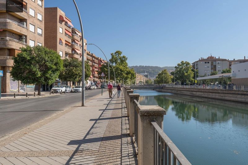 Foto 09e6e31b-ec04-4c52-a778-ed3abda819ef. Aparcament cotxe a Fígares Granada