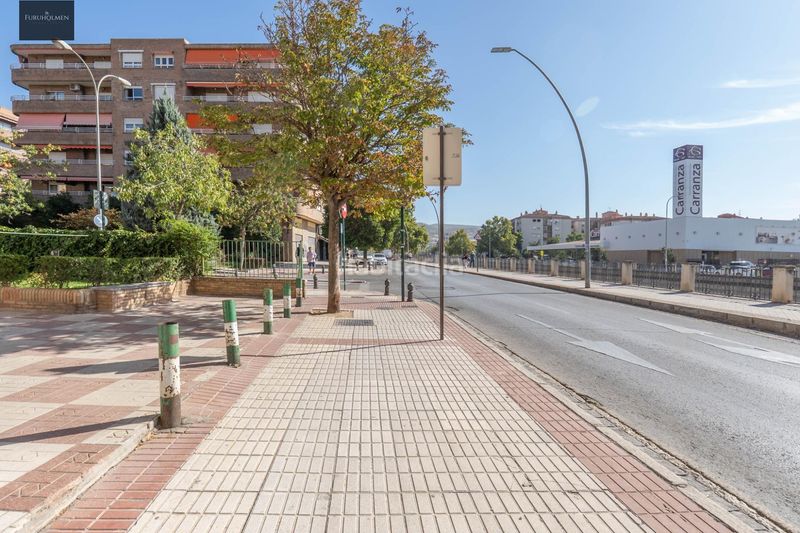 Foto af8c3eae-0ce3-4cfe-85ce-27dd7fd4883d. Aparcament cotxe a Fígares Granada