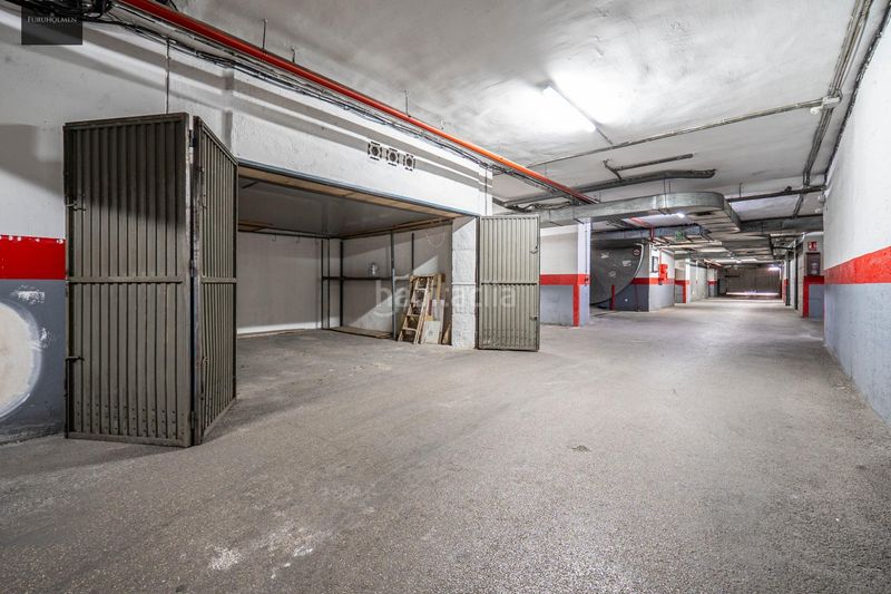 Foto b70c571e-1416-4cb9-935d-9bdab5d3d29f. Aparcament cotxe a Fígares Granada