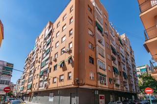 Appartement  Calle don bosco. Piso en avenida don bosco, junto a las fuentes