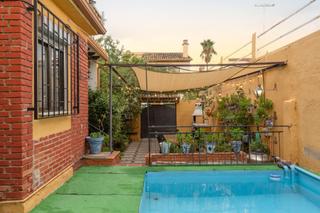 Maison jumelée  Calle de inglaterra. Chalet con piscina en los rebites a pocos metros de granada capi