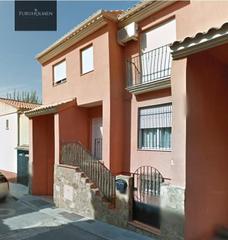 Casa adossada a Polideportivo