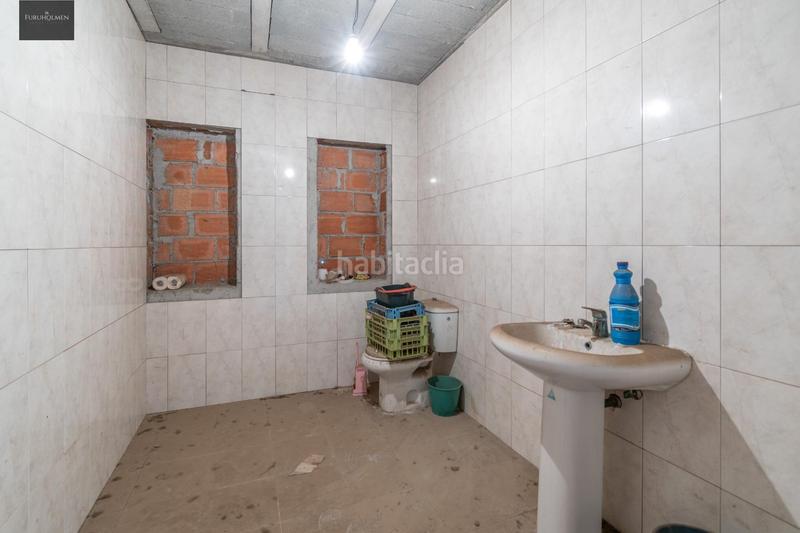 Foto 174cf3ba-58ce-4928-bf9d-6a34d28d0357. Edifici a Peza (La)