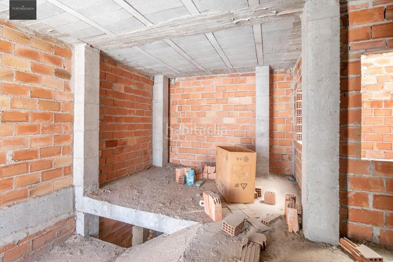 Foto 35d8851d-7c48-465f-8cd6-2977e79e2fd4. Edifici a Peza (La)