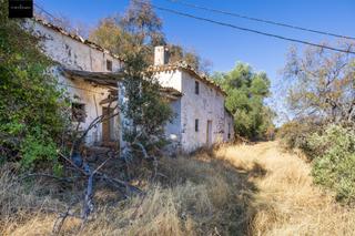 Masía  Extrarradio. En uno de los pueblos más bonitos de españa, finca ideal para re