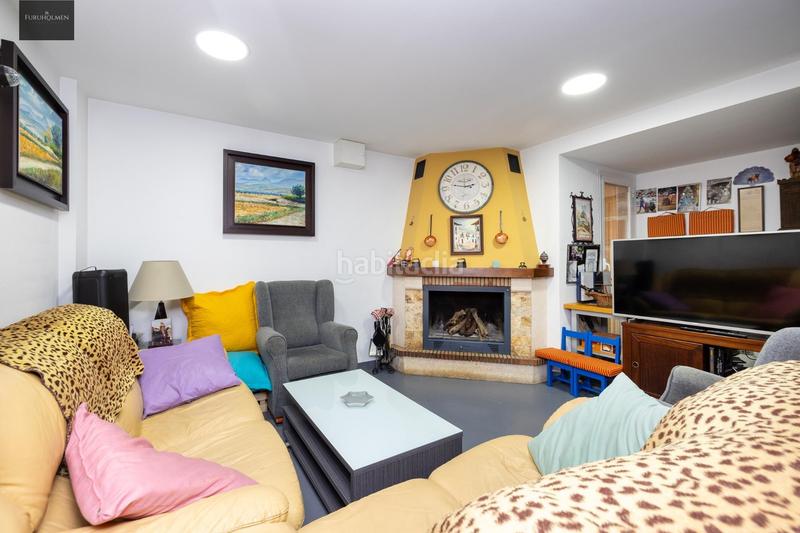 Foto 10a85f1a-f3bb-41e6-95f8-ebc67102af21. Reihenhaus mit heizung parking in Crta. De la Sierra Granada