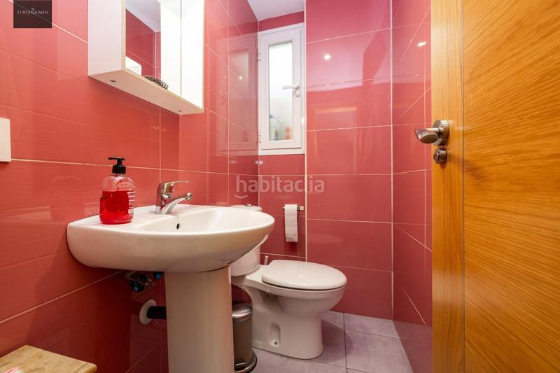 Foto b16f8dde-7ce1-45d4-b658-d709a8eb294c. Reihenhaus mit heizung parking in Crta. De la Sierra Granada