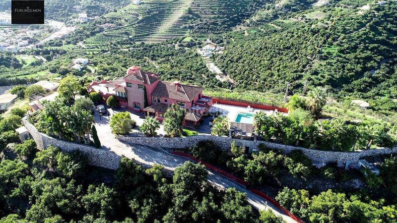 Foto 8de0d300-0bcd-44bc-b1a7-00f05685894e. Chalet with heating parking pool in Velilla - Velilla Taramay Almuñécar