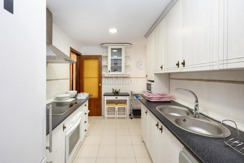 Foto 5847613b-cbeb-40a0-8726-717a5e1fbb95. Location appartement avec parking dans Joaquina Eguaras Granada