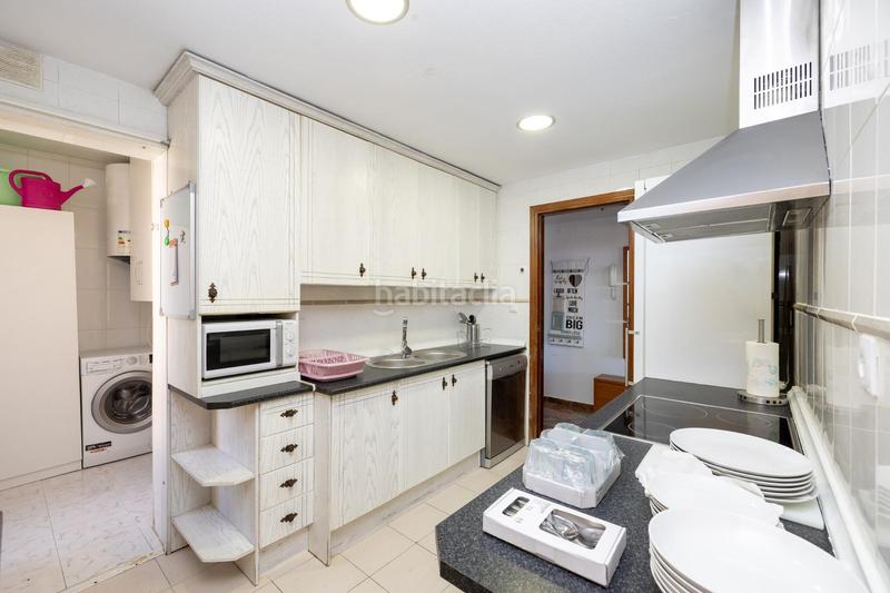 Foto 0c106eb1-2ec2-42f4-b4f1-14683efdeba7. Rent flat with parking in Joaquina Eguaras Granada