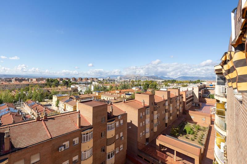 Foto d1869b18-b784-435f-8d79-0e87414fb23a. Rent flat with parking in Joaquina Eguaras Granada