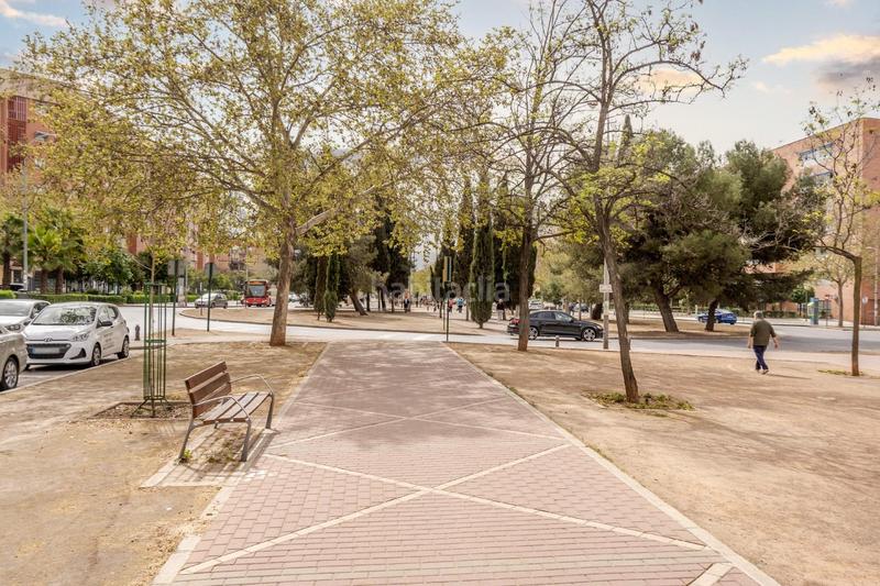 Foto 063021df-4e29-4aa3-bfbe-6905b959bb44. Alquiler local comercial oportunidad unica de alquiler en avda Joaquina Eguaras en Granada