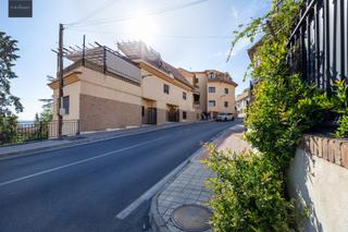 Piso  Calle granada. Esta es tu vivienda. garaje y trastero incluidos