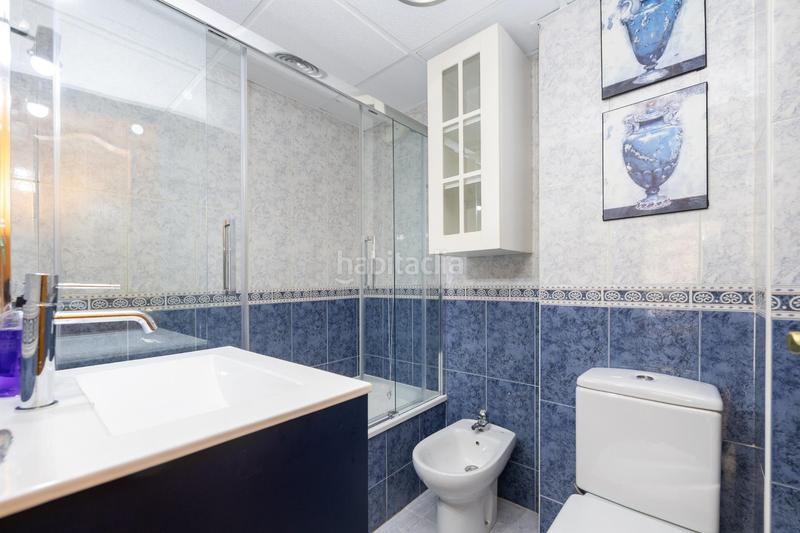 Foto 1c8bc101-3bd8-4c5c-93a4-a37ba51cbdb2. Rent flat with heating in Rosaleda - Juventud Granada