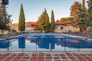 Casa adosada  Calle calle zoraya, 6. Magnfica vivienda ubicada en la exclusiva urbanizacin del serr