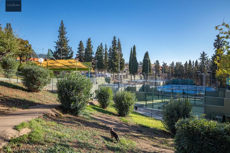 Foto 279dcd8c-4f33-48ef-b9de-e6604e75a80e. Casa adossada amb calefacció aparcament a Camino de los Neveros - Serrallo Granada