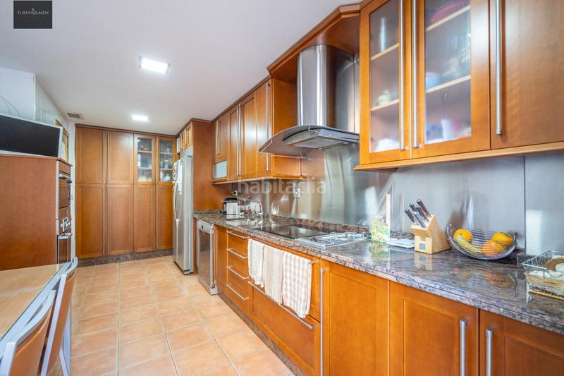 Foto 2d773790-c26e-49d1-b8f0-ef8eac730610. Casa adossada amb calefacció aparcament a Camino de los Neveros - Serrallo Granada