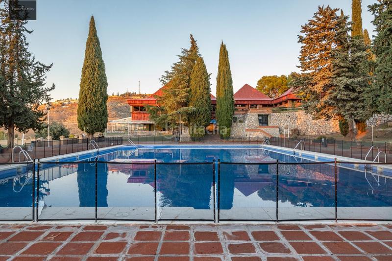 Foto 79380563-b971-4391-875f-ae48a7b66532. Casa adossada amb calefacció aparcament a Camino de los Neveros - Serrallo Granada