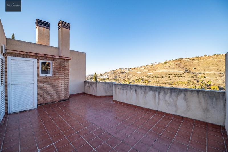 Foto 7cc4f970-9e6c-4f4b-87aa-c7b84a8ad85d. Casa adossada amb calefacció aparcament a Camino de los Neveros - Serrallo Granada