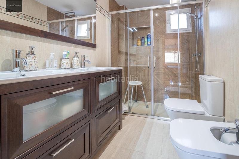 Foto aa8c3fb8-5897-43b8-9e4d-64e5d21627c0. Casa adossada amb calefacció aparcament a Camino de los Neveros - Serrallo Granada