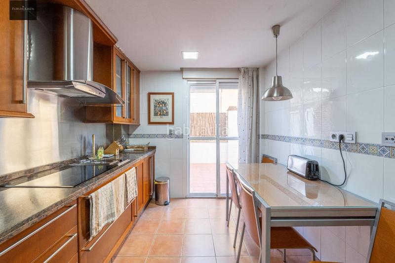 Foto e844316f-ceaa-491f-8cb0-4cbbb356ee9c. Casa adossada amb calefacció aparcament a Camino de los Neveros - Serrallo Granada