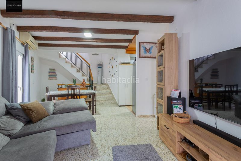 Foto c758f8fd-0faa-421d-af78-4aa041f75ab0. Casa a Ítrabo