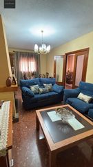 Haus  Avenida de los descubrimientos. Bonita casa en el centro del pueblo de padul