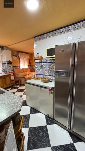 Foto e8f6edb7-598d-4f98-9bc2-aa1e99471d21. Casa amb aparcament a Padul