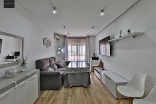 Etagenwohnung in Atarfe. Magnífico piso de 3 habitaciones, dos baños, dos garajes y trast