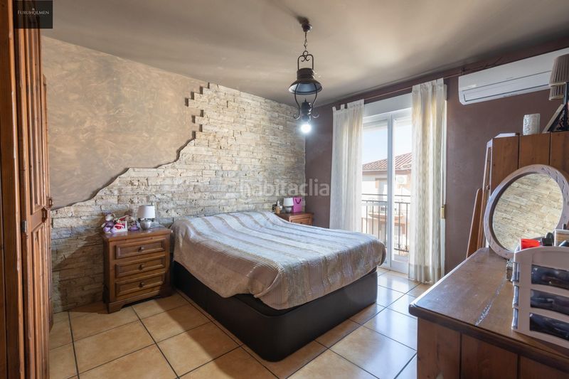 Foto 7dae8812-4b4d-47bc-b811-fb6a2f5aeee1. Casa amb aparcament a Alfacar