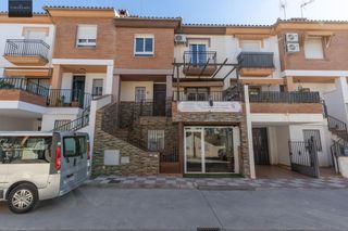Casa  Calle villa angeles. Fantástica adosada en alfacar con bajo comercial