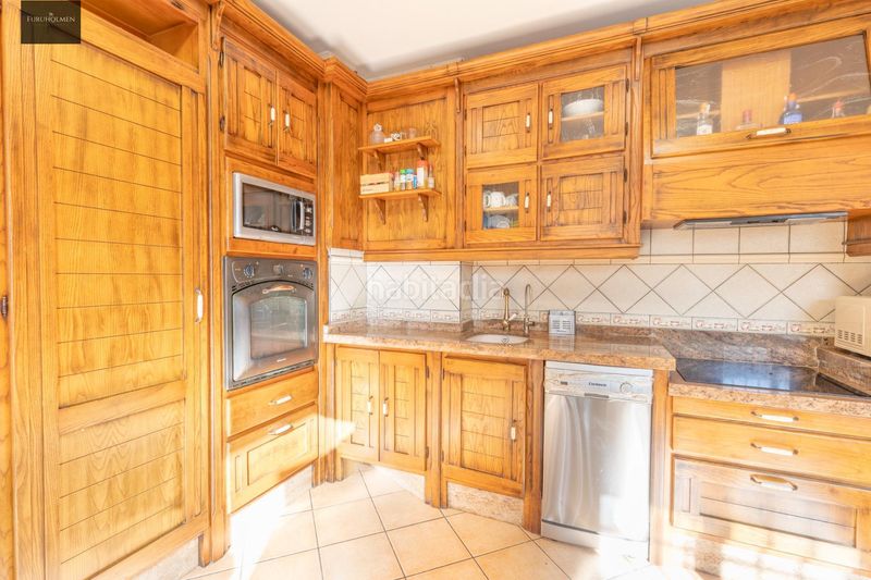 Foto e38bc793-81b2-4471-9386-04fe6e2e4623. Casa amb aparcament a Alfacar